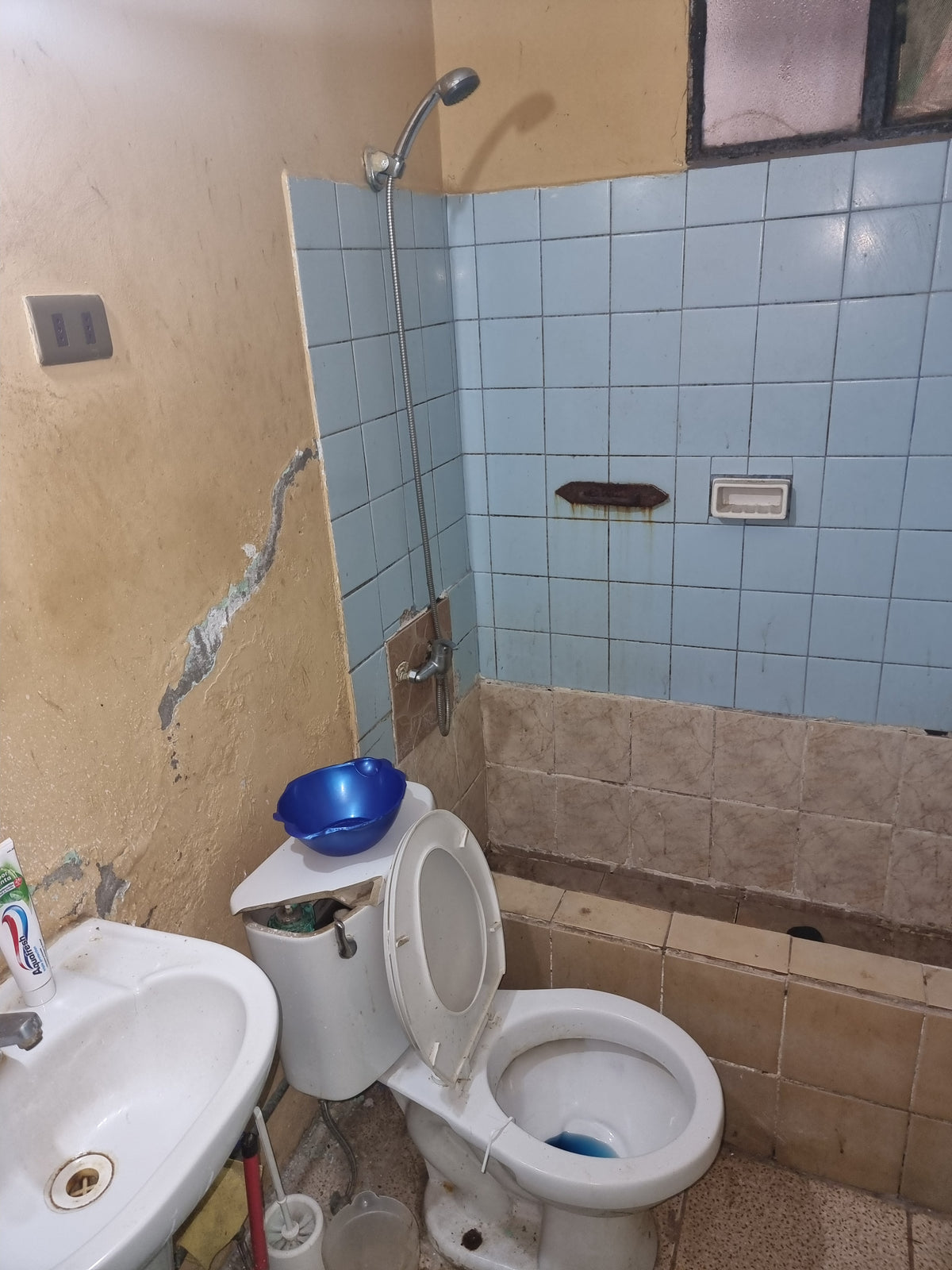 Se vende propiedad con Patio Grande,  en Sector Norte, cerca de Sodimac Constructor y Estación de Bencina Stop (ex Petrobras)