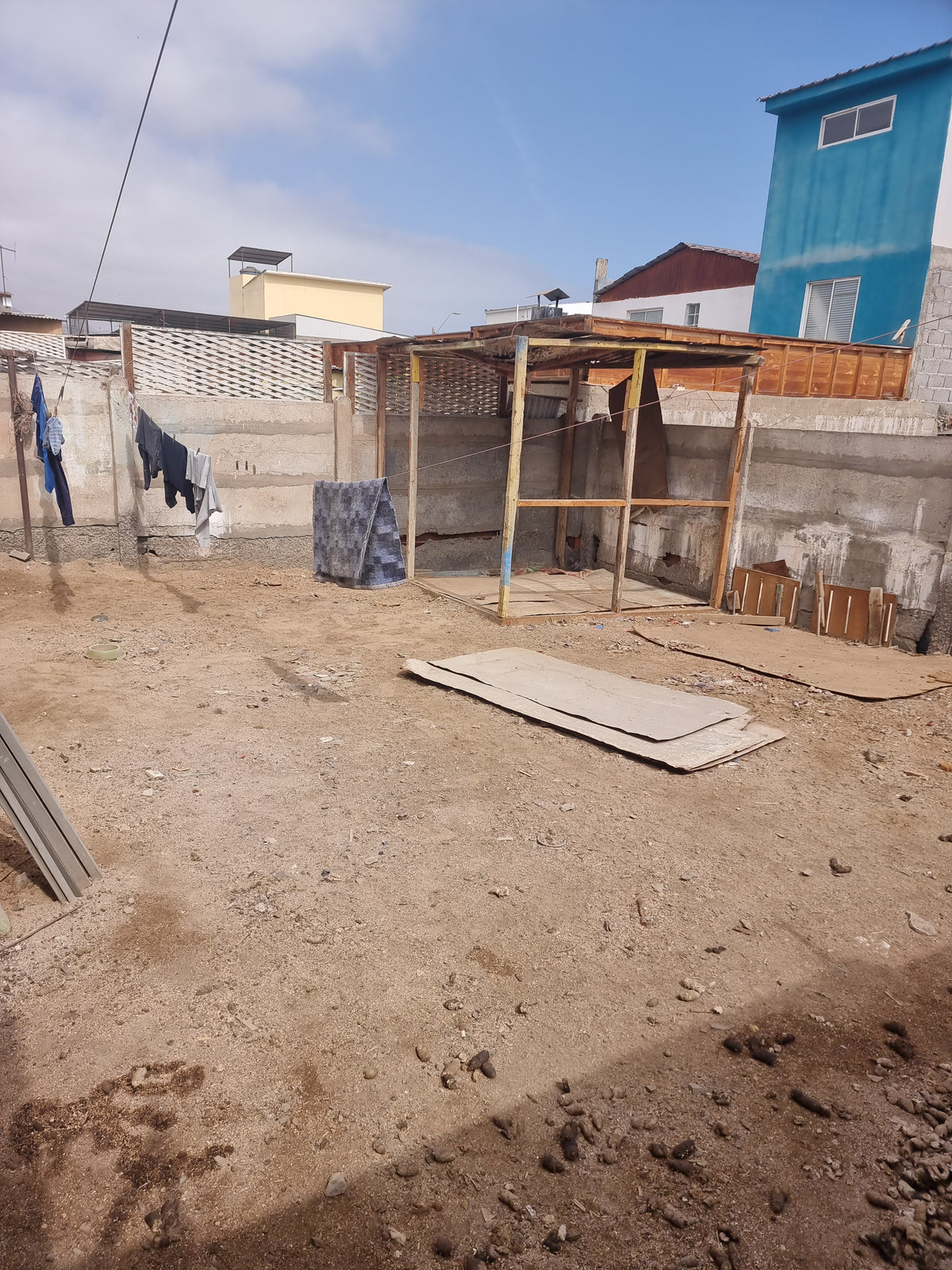 Se vende propiedad con Patio Grande,  en Sector Norte, cerca de Sodimac Constructor y Estación de Bencina Stop (ex Petrobras)