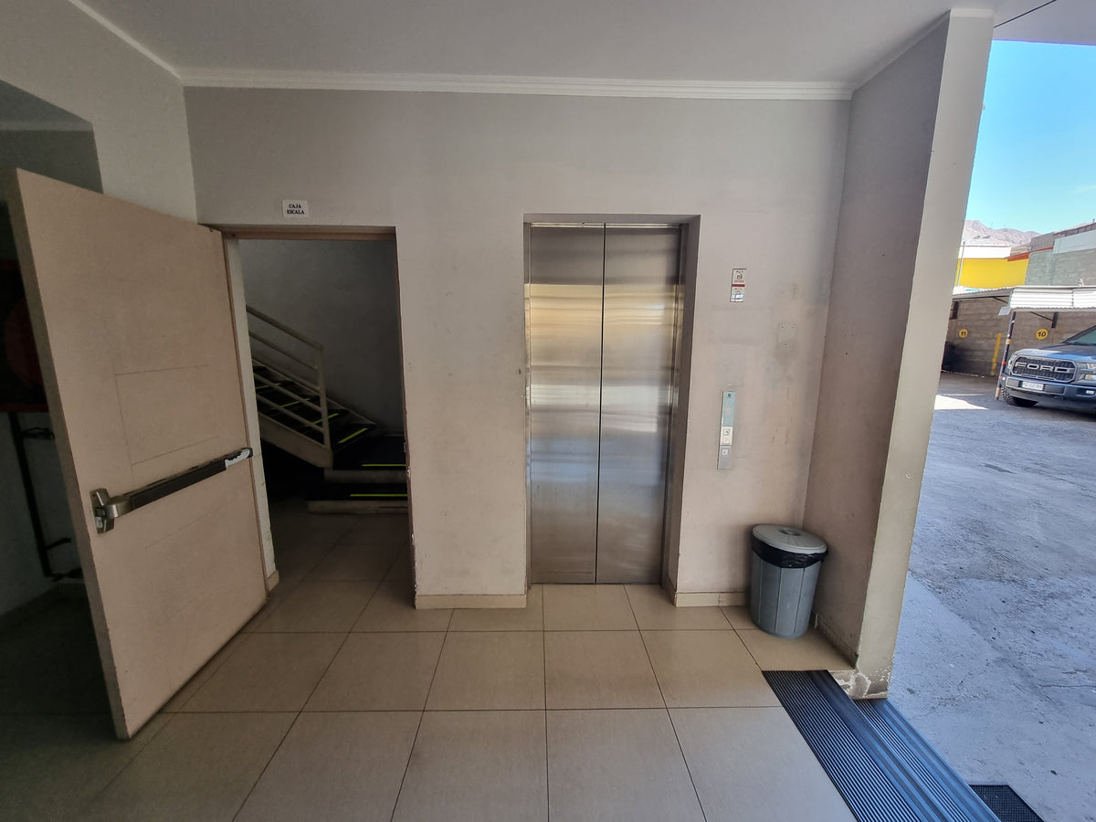 Arriendo Departamento Amplio 82 m² – 2D 2B con Estacionamiento | Sector Central – Calle Caracoles