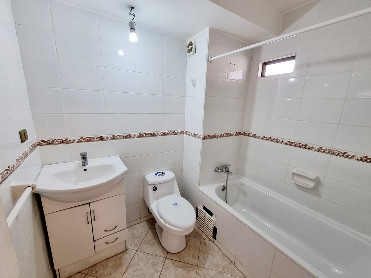 Arriendo Departamento Amplio 82 m² – 2D 2B con Estacionamiento | Sector Central – Calle Caracoles