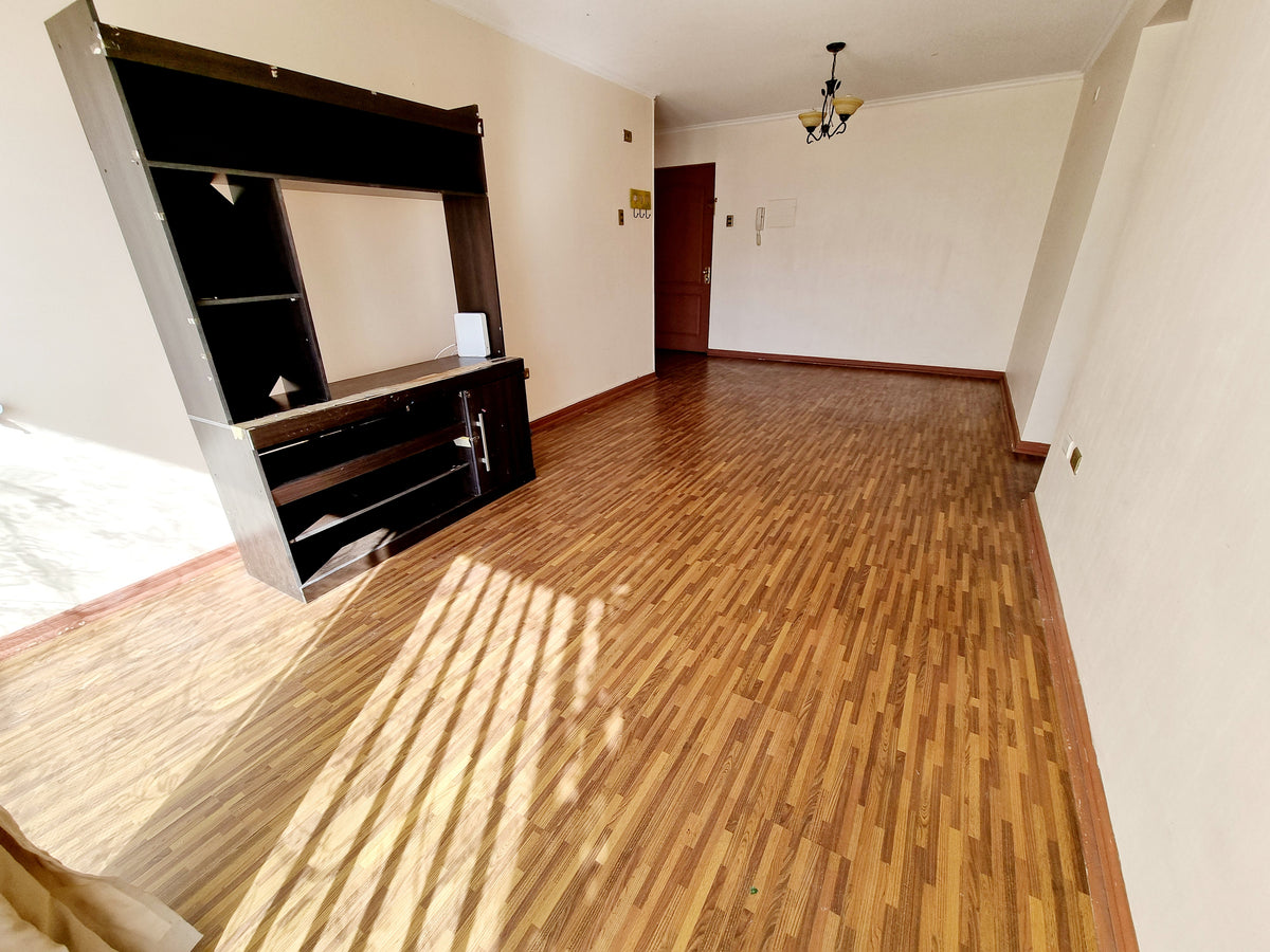 Arriendo Departamento Amplio 82 m² – 2D 2B con Estacionamiento | Sector Central – Calle Caracoles