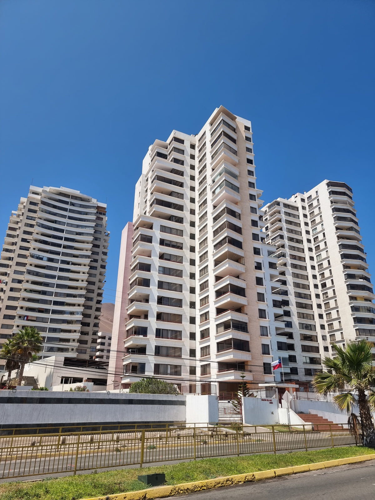 Departamento en Venta Llacolén | Vista al Mar | 3 Dormitorios | 87 m² Construidos | 99 m² Totales | 1 Estacionamiento | 1 Bodega | 6.500 UF | Antofagasta