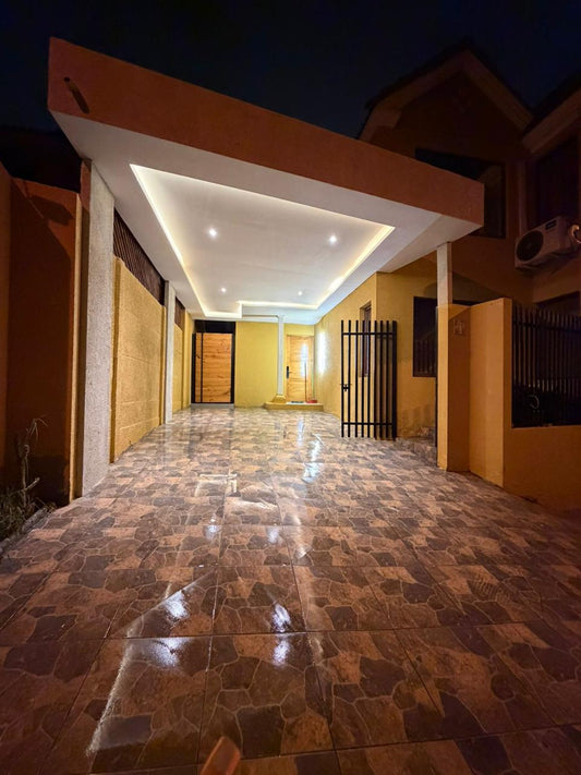 🏡SE VENDE CASA REMODELADA, AMOBLADA Y LISTA PARA HABITAR – CONDOMINIO MEGARA, SECTOR NORTE