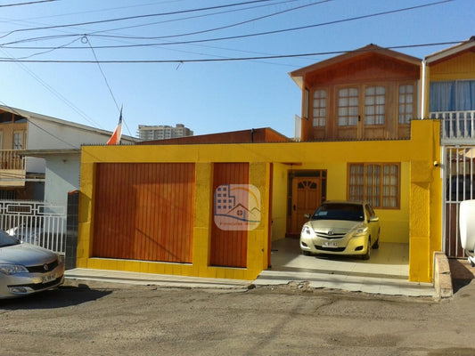 "Hermosa propiedad en sector centro-norte: el hogar ideal para tu familia en un barrio tranquilo 🏡"