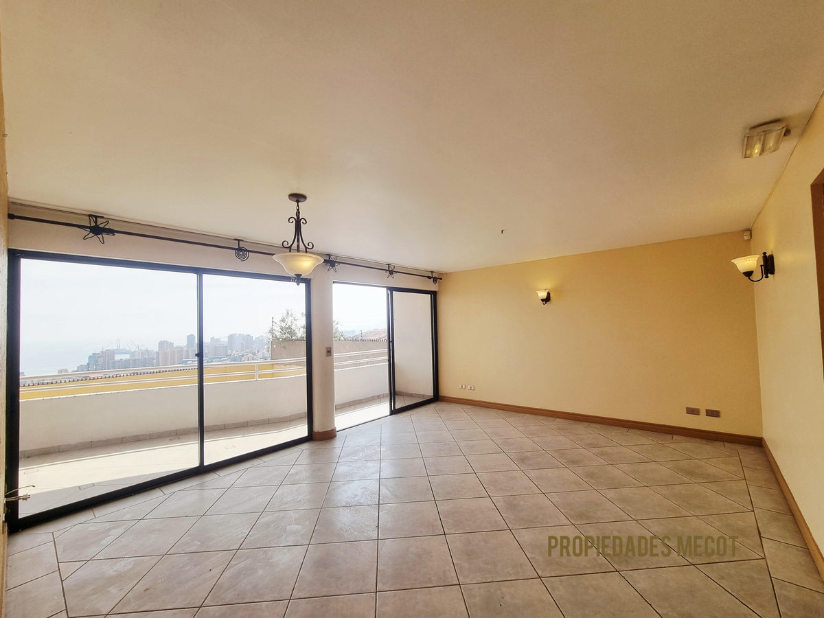Departamento con Vista al Mar en Parque Inglés | 3D 2B + Estacionamiento y Bodega